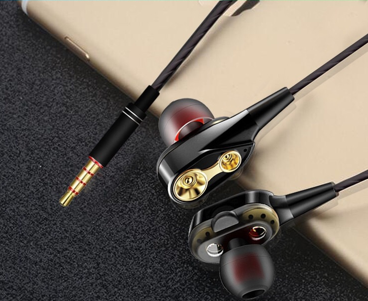 Comfort & Style Combined: In-Ear Headphones for Everyday Use